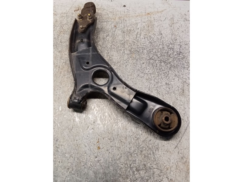 Recambio de brazo suspension inferior delantero izquierdo para kia carens ( ) referencia OEM IAM   