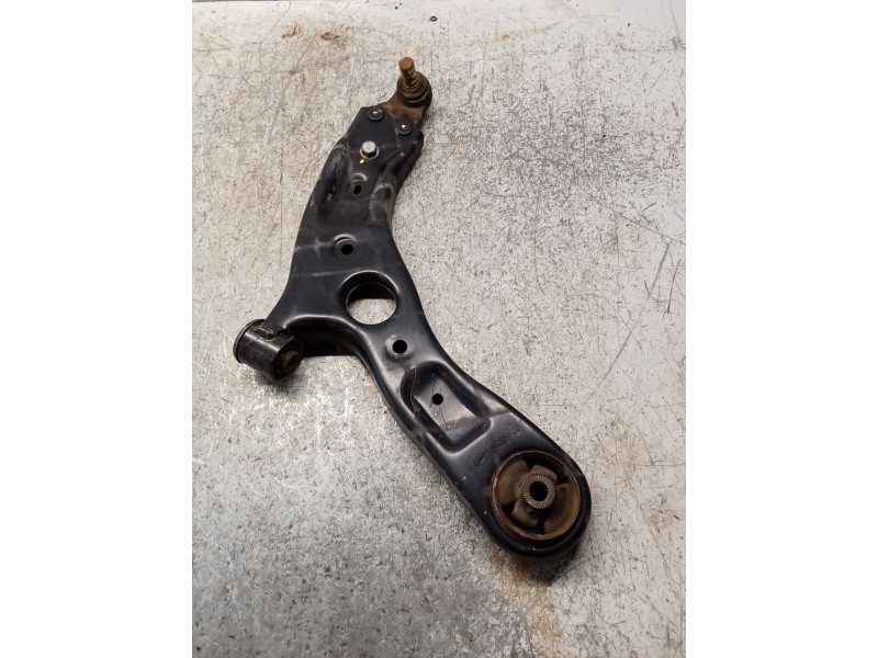 Recambio de brazo suspension inferior delantero derecho para kia carens ( ) referencia OEM IAM   