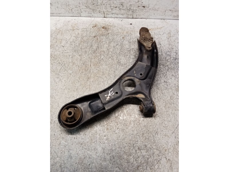 Recambio de brazo suspension inferior delantero derecho para kia carens ( ) referencia OEM IAM   