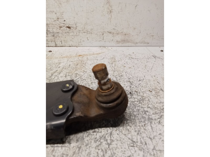 Recambio de brazo suspension inferior delantero derecho para kia carens ( ) referencia OEM IAM   