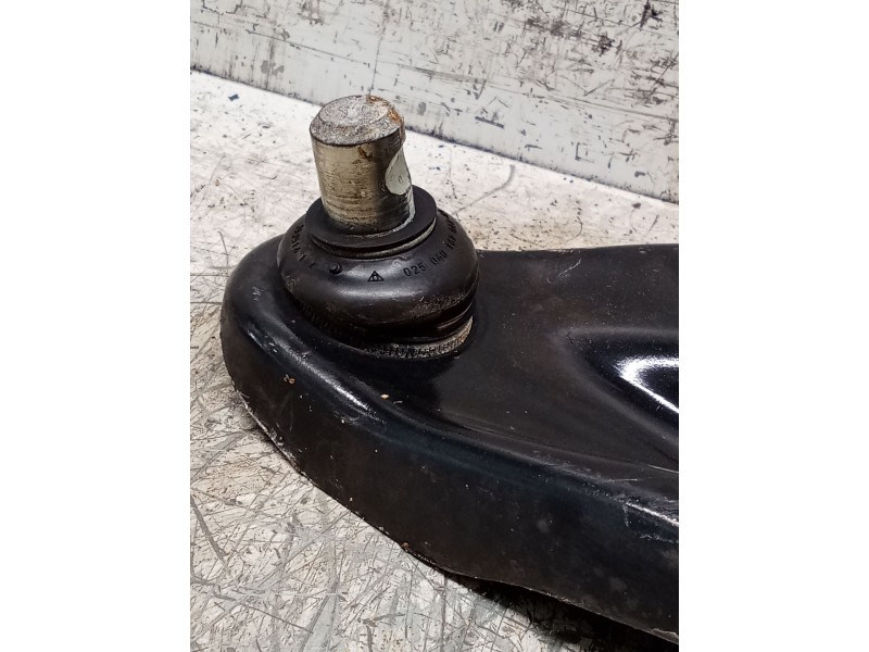 Recambio de brazo suspension inferior delantero derecho para dacia sandero referencia OEM IAM   