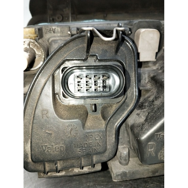Recambio de faro derecho para audi a4 b5 (8d2) 1.9 tdi referencia OEM IAM 8D0941004AK 1853675100 89300381