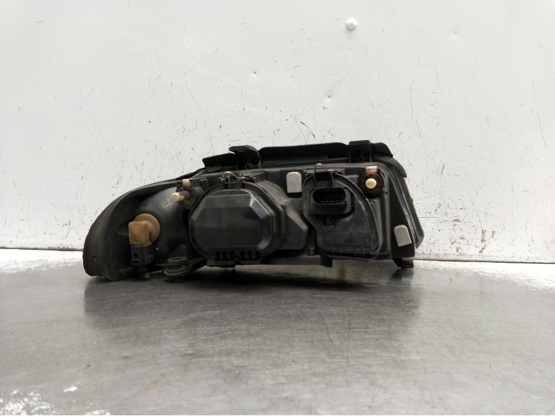Recambio de faro izquierdo para audi a4 b5 (8d2) 1.9 tdi referencia OEM IAM   