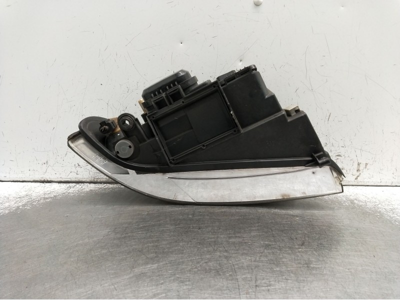 Recambio de faro izquierdo para audi a4 b5 (8d2) 1.9 tdi referencia OEM IAM   