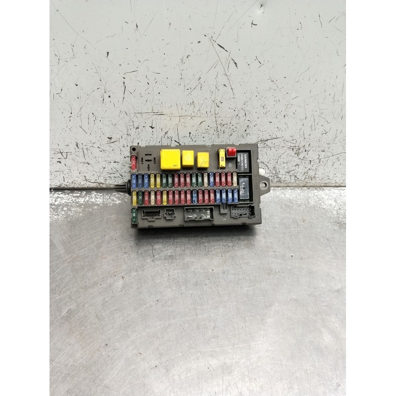 Recambio de caja reles / fusibles para land rover discovery ii (l318) 2.5 td5 4x4 referencia OEM IAM 115945080999 518678305 