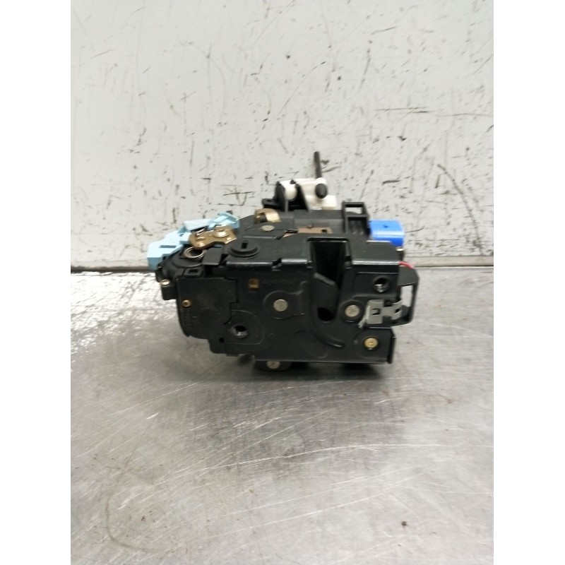 Recambio de motor cierre centralizado trasero izquierdo para volkswagen golf plus v (5m1, 521) 2.0 tdi 16v referencia OEM IAM 7L