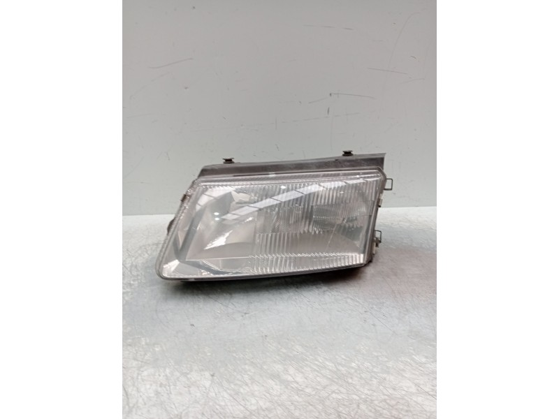 Recambio de faro izquierdo para volkswagen passat b5 (3b2) 1.8 t referencia OEM IAM   