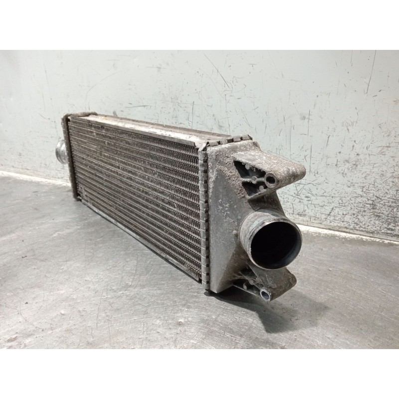 Recambio de intercooler para iveco daily iii caja/chasis 35 s 11,35 c 11 (a2fc13aa, a6fbu4ab, a2nb14a1, a2nd13a1,... referencia 