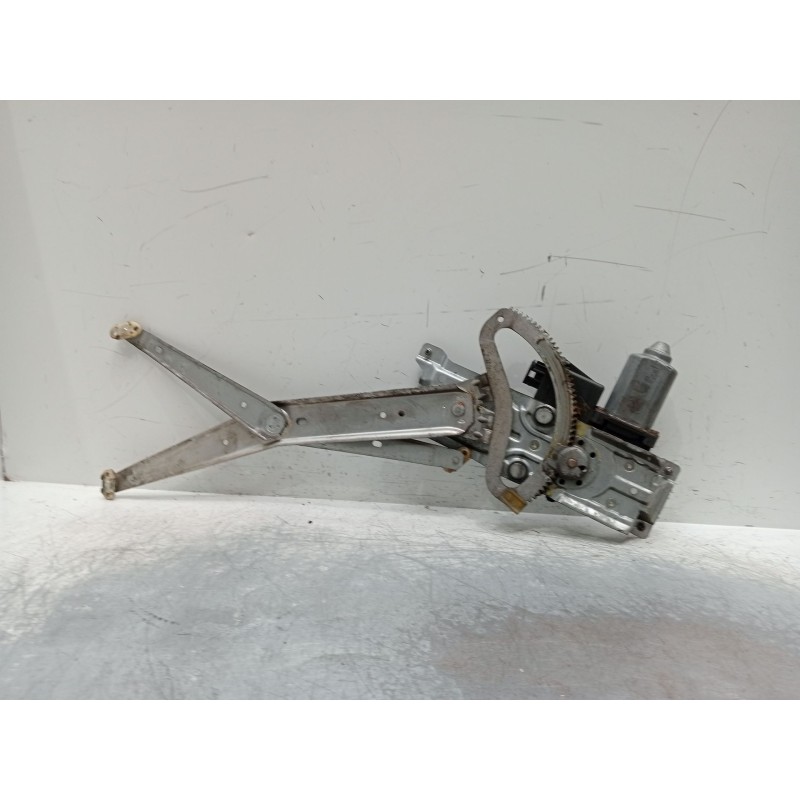 Recambio de elevalunas delantero izquierdo para opel corsa b (s93) 1.4 si (f08, f68, m68) referencia OEM IAM 90481773  