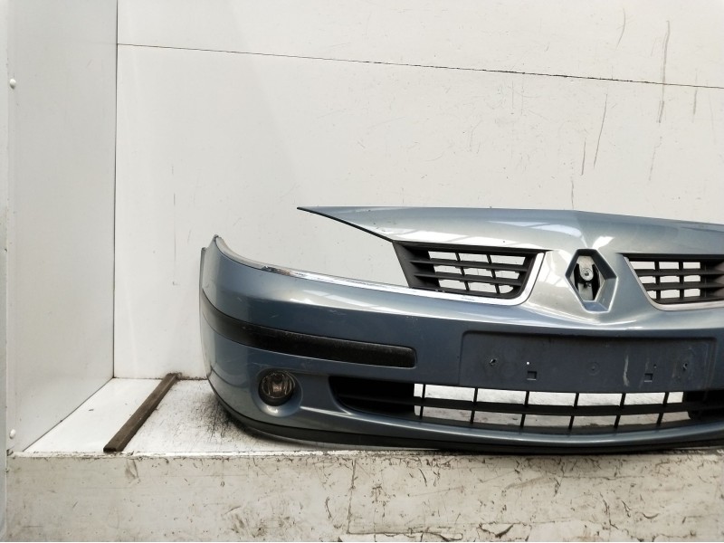 Recambio de paragolpes delantero para renault laguna ii (bg0/1_) 1.9 dci (bg1a, bg1w, bg0g) referencia OEM IAM   