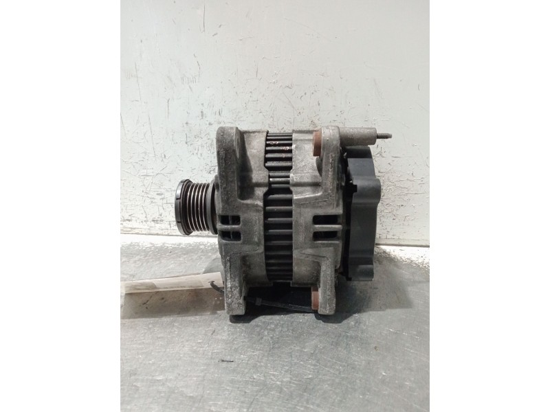 Recambio de alternador para audi a6 berlina (4f2) 2.0 tdi referencia OEM IAM 03G903016L 0121715077 