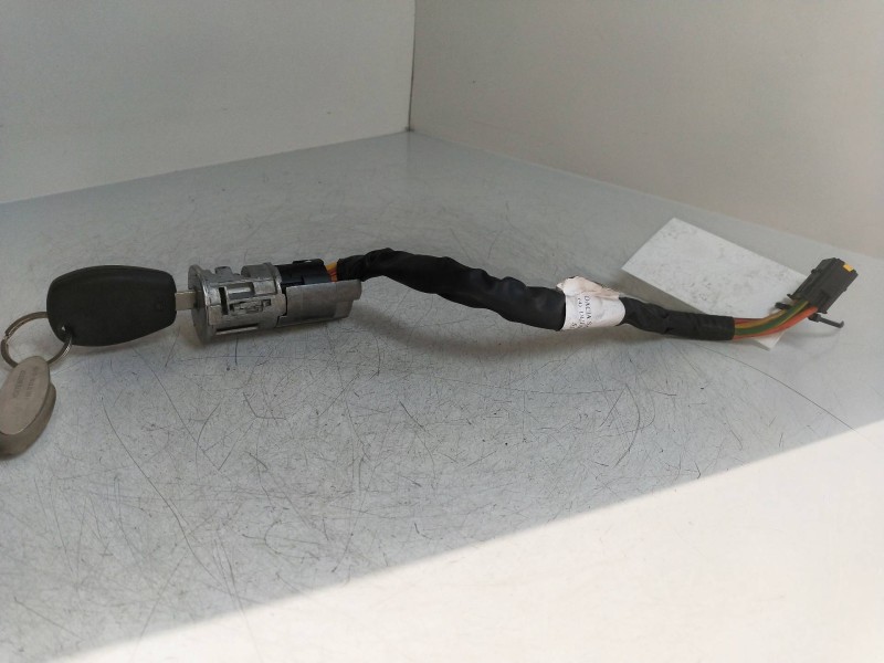 Recambio de conmutador de arranque para dacia sandero 1.5 dci diesel cat referencia OEM IAM   