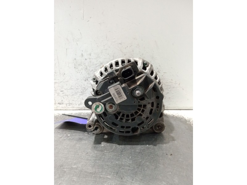 Recambio de alternador para volkswagen touareg (7la) tdi r5 referencia OEM IAM 0124615031  