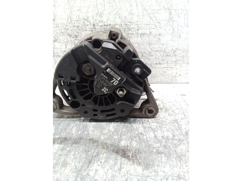 Recambio de alternador para opel astra h (a04) 1.4 (l48) referencia OEM IAM 0124225049 13156052 BOSCH