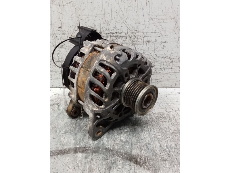 Recambio de alternador para dacia sandero referencia OEM IAM 231009092RB TG12S333 2722632A VALEO