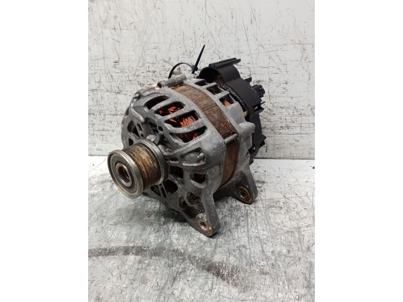Recambio de alternador para dacia sandero referencia OEM IAM 231009092RB TG12S333 2722632A VALEO