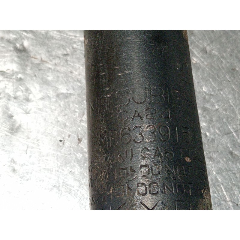 Recambio de amortiguador delantero derecho para mitsubishi montero classic (v2_w, v6_w, v7_w) 2.5 td (v24w) referencia OEM IAM M