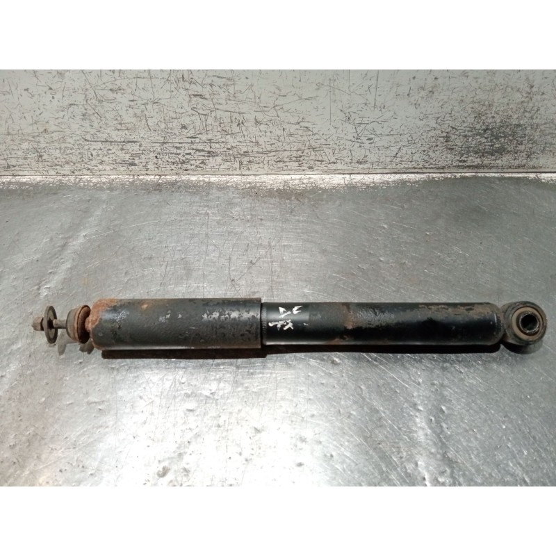 Recambio de amortiguador trasero derecho para mitsubishi montero classic (v2_w, v6_w, v7_w) 2.5 td (v24w) referencia OEM IAM MB6