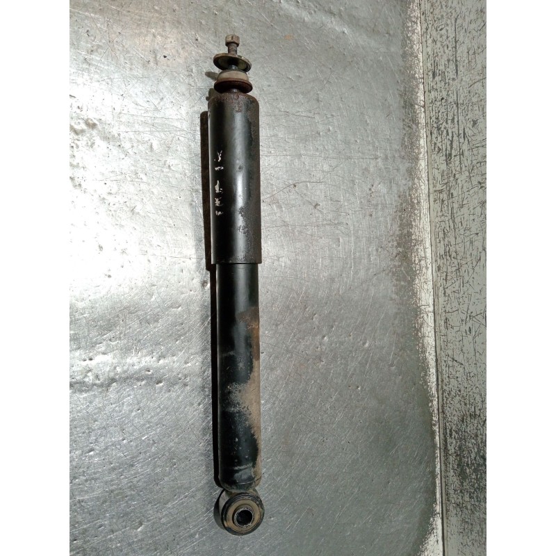 Recambio de amortiguador trasero izquierdo para mitsubishi montero classic (v2_w, v6_w, v7_w) 2.5 td (v24w) referencia OEM IAM M