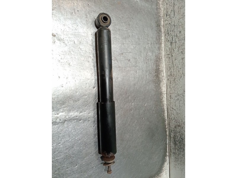 Recambio de amortiguador trasero izquierdo para mitsubishi montero classic (v2_w, v6_w, v7_w) 2.5 td (v24w) referencia OEM IAM M