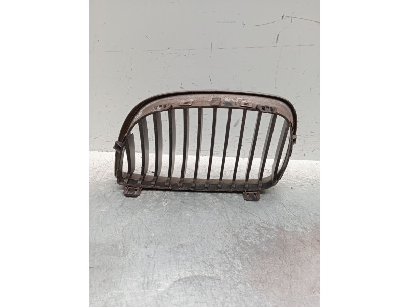 Recambio de rejilla delantera para bmw 1 (e87) 118 d referencia OEM IAM DERECHA  