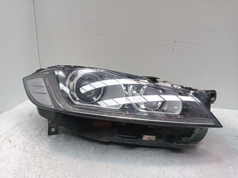 Recambio de faro derecho para jaguar f-pace referencia OEM IAM 60800542132  