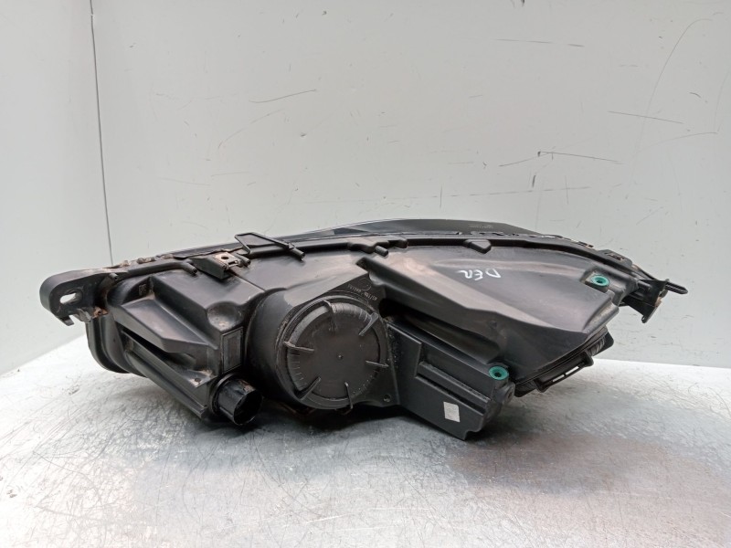 Recambio de faro derecho para jaguar f-pace referencia OEM IAM 60800542132  