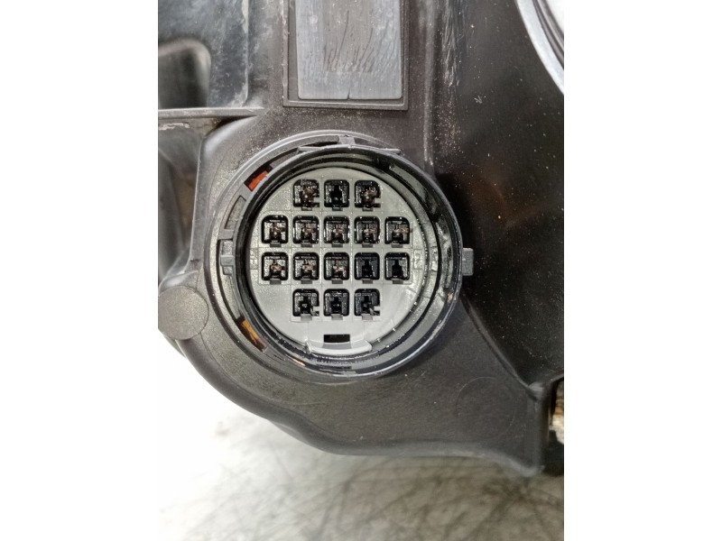 Recambio de faro derecho para jaguar f-pace referencia OEM IAM 60800542132  