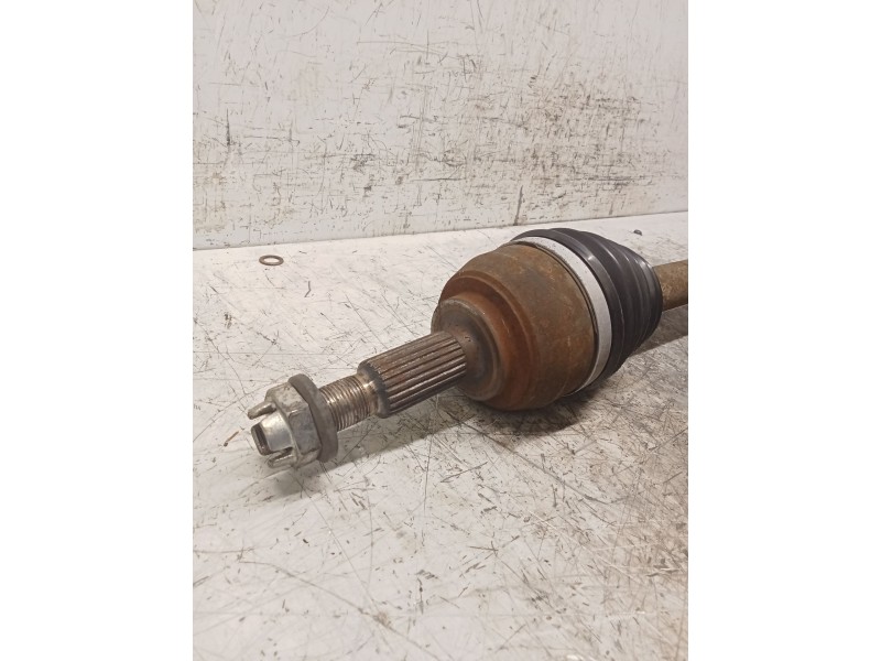 Recambio de transmision delantera izquierda para renault scénic ii (jm0/1_) 1.5 dci (jm1e, jm16) referencia OEM IAM 330413  