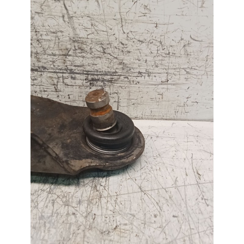 Recambio de brazo suspension inferior delantero derecho para renault scénic ii (jm0/1_) 1.5 dci (jm1e, jm16) referencia OEM IAM 
