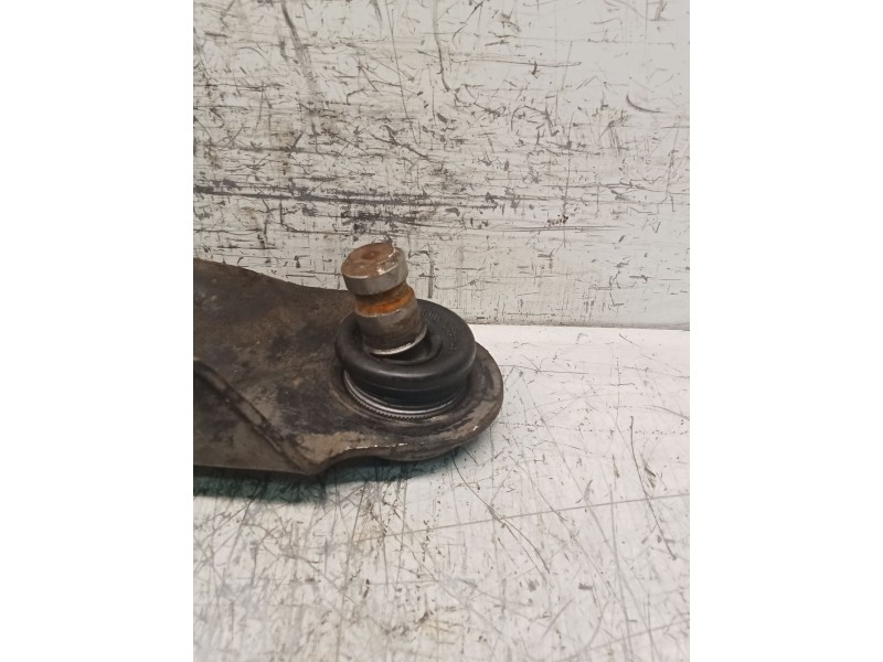 Recambio de brazo suspension inferior delantero derecho para renault scénic ii (jm0/1_) 1.5 dci (jm1e, jm16) referencia OEM IAM 