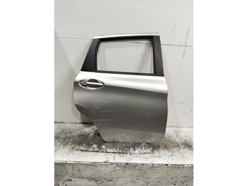 Recambio de puerta trasera derecha para nissan note acenta referencia OEM IAM   