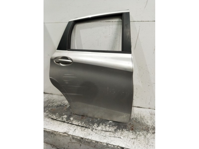 Recambio de puerta trasera derecha para nissan note acenta referencia OEM IAM   