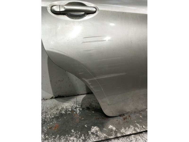 Recambio de puerta trasera derecha para nissan note acenta referencia OEM IAM   