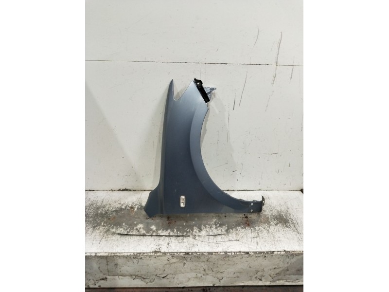 Recambio de aleta delantera derecha para hyundai santa fé ii (cm) 2.2 crdi gls referencia OEM IAM   