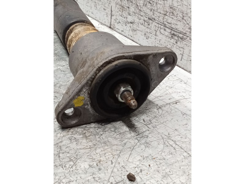 Recambio de amortiguador trasero derecho para volkswagen passat b5 (3b2) 1.8 t referencia OEM IAM 556277  
