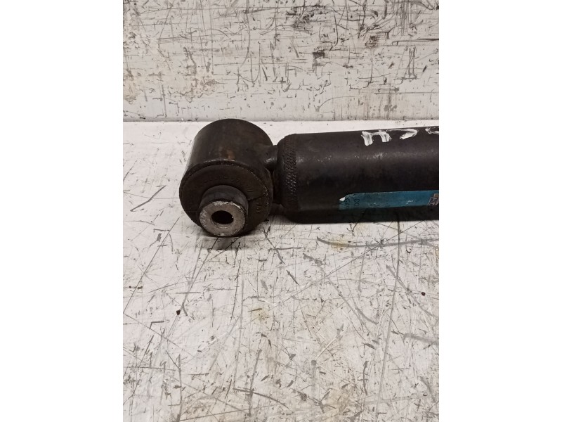 Recambio de amortiguador trasero derecho para volkswagen passat b5 (3b2) 1.8 t referencia OEM IAM 556277  