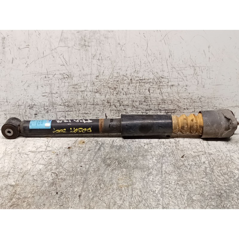 Recambio de amortiguador trasero izquierdo para volkswagen passat b5 (3b2) 1.8 t referencia OEM IAM 556277  