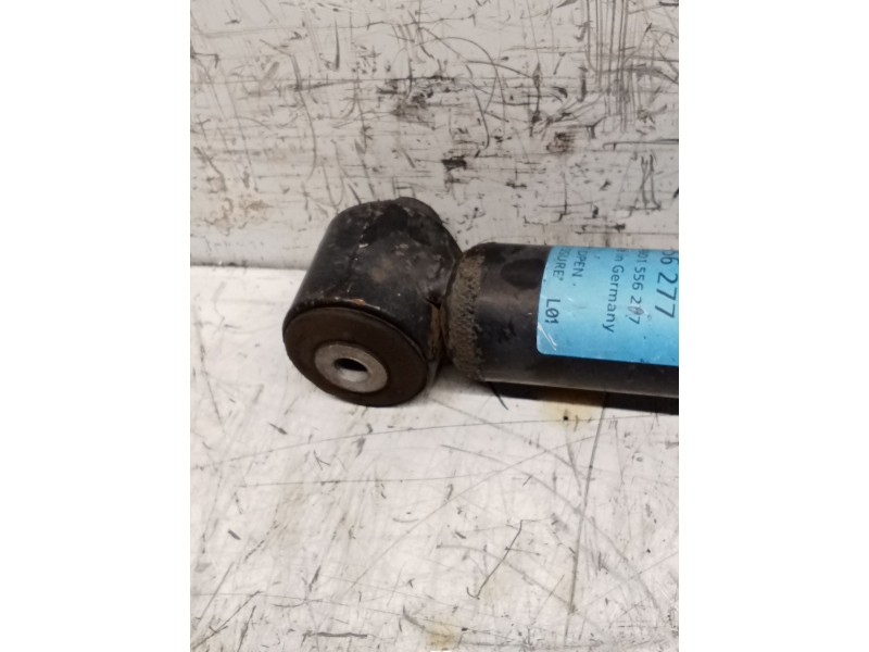 Recambio de amortiguador trasero izquierdo para volkswagen passat b5 (3b2) 1.8 t referencia OEM IAM 556277  