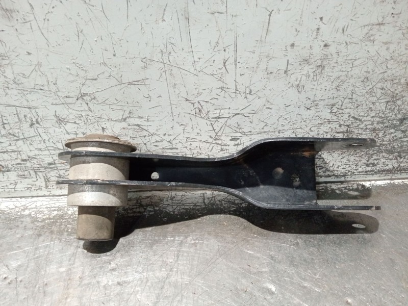 Recambio de brazo suspension inferior trasero derecho para jaguar f-pace referencia OEM IAM JLR1221443  
