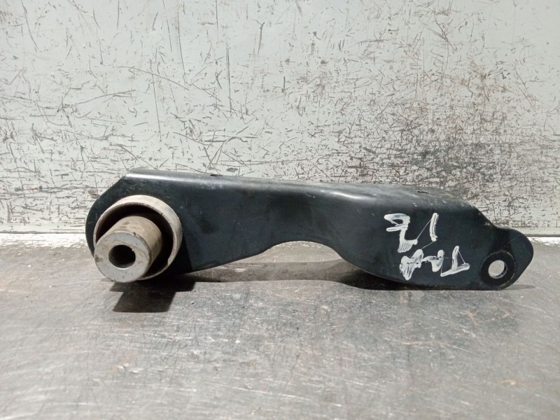 Recambio de brazo suspension inferior trasero izquierdo para jaguar f-pace referencia OEM IAM JLR1221443  