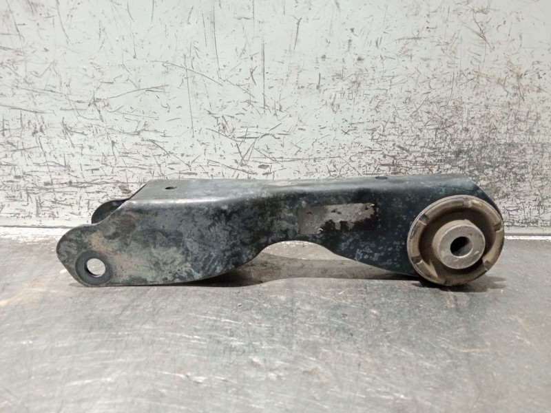 Recambio de brazo suspension inferior trasero izquierdo para jaguar f-pace referencia OEM IAM JLR1221443  