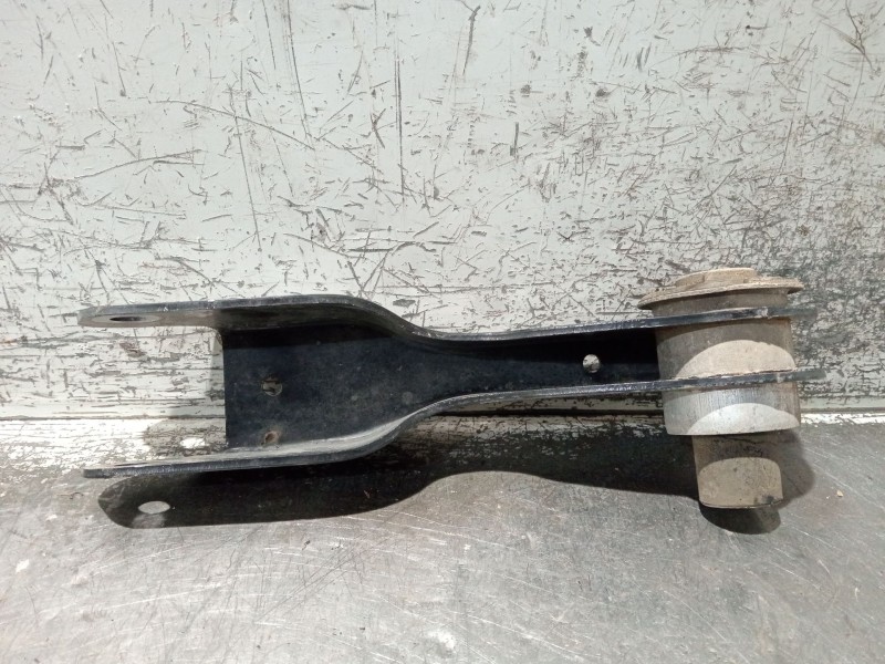 Recambio de brazo suspension inferior trasero izquierdo para jaguar f-pace referencia OEM IAM JLR1221443  