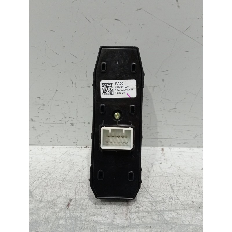 Recambio de mando elevalunas delantero derecho para kia sportage iv (ql, qle) 1.6 gdi referencia OEM IAM   
