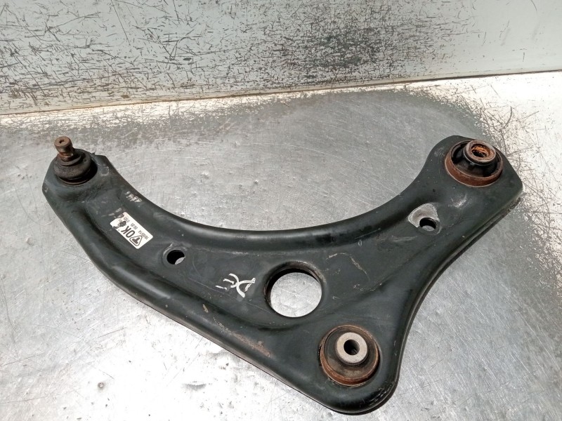 Recambio de brazo suspension inferior delantero derecho para nissan note acenta referencia OEM IAM 43VU0ARH  