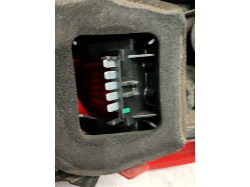 Recambio de piloto trasero izquierdo para opel corsa d (s07) 1.3 cdti (l08, l68) referencia OEM IAM 13186350 89038960A 
