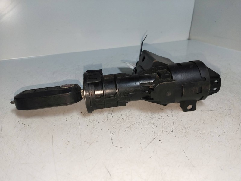 Recambio de conmutador de arranque para fiat bravo (198) 1.4 16v cat referencia OEM IAM 0051793869 61083600 