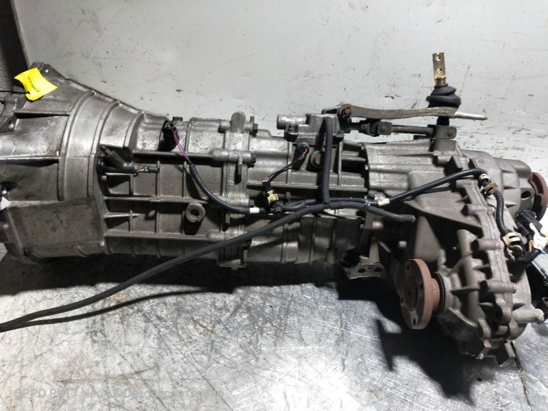 Recambio de caja cambios para ssangyong korando referencia OEM IAM G3102008106 MAD450500050 