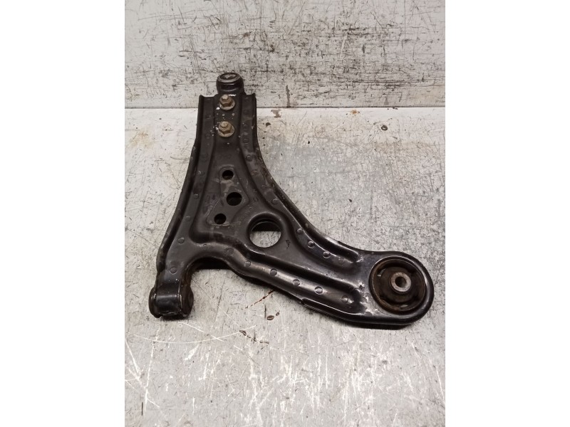 Recambio de brazo suspension inferior delantero izquierdo para daewoo kalos (klas) 1.4 referencia OEM IAM   