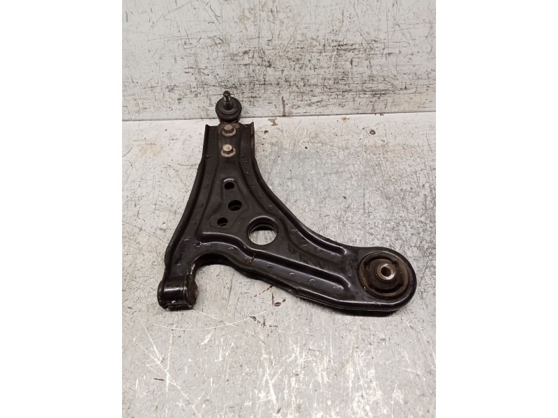 Recambio de brazo suspension inferior delantero derecho para daewoo kalos (klas) 1.4 referencia OEM IAM   